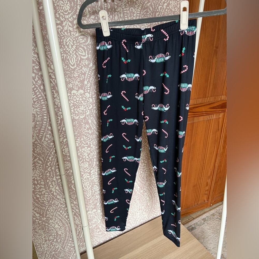Novelty‎ Pop Culture Friends Black Holiday Print Leggings